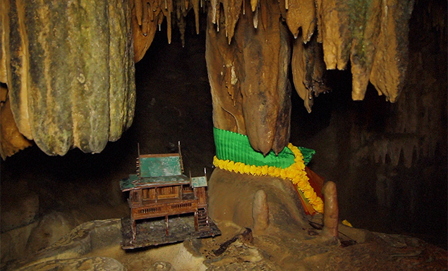 Caving in Trang