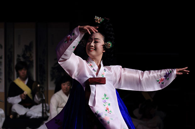Korean dance and music