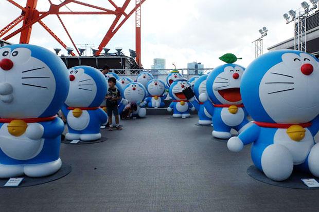 PHRAE — Farmers in the drought-hit Nong Muang Khai district on Sunday used a doll of the popular Japanese robot cat Doraemon in a ritual to ask the deities for rain, instead of the traditional black cat... Please credit and share this article with others using this link:http://www.bangkokpost.com/news/general/606276/doraemon-used-in-rain-praying-ritual. View our policies at http://goo.gl/9HgTd and http://goo.gl/ou6Ip. © Post Publishing PCL. All rights reserved.