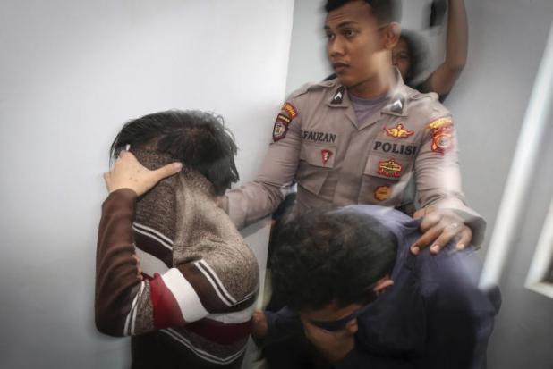 Shariah Court In Indonesia Sentences Gay Couple To Caning Bangkok Post News