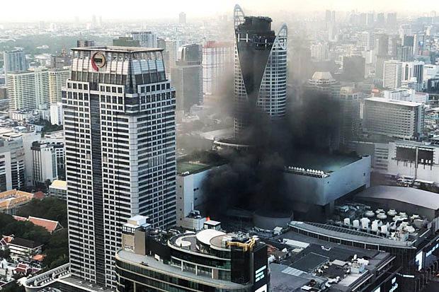 Fire at Bangkok shopping mall kills three, eight hurt ile ilgili gÃ¶rsel sonucu