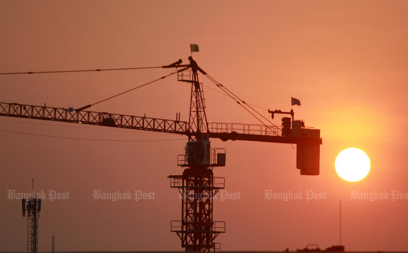 Crane group issues call for govt aid for workers